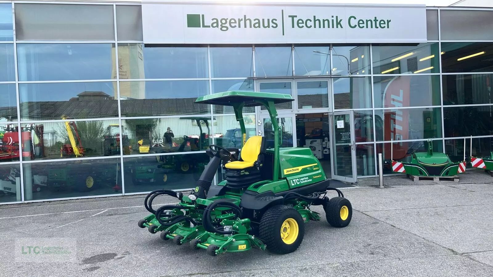 E-FARM: John Deere 8800 - Kommunaltechnik - id 9YYRTRX - Baujahr: 2024 - Österreich