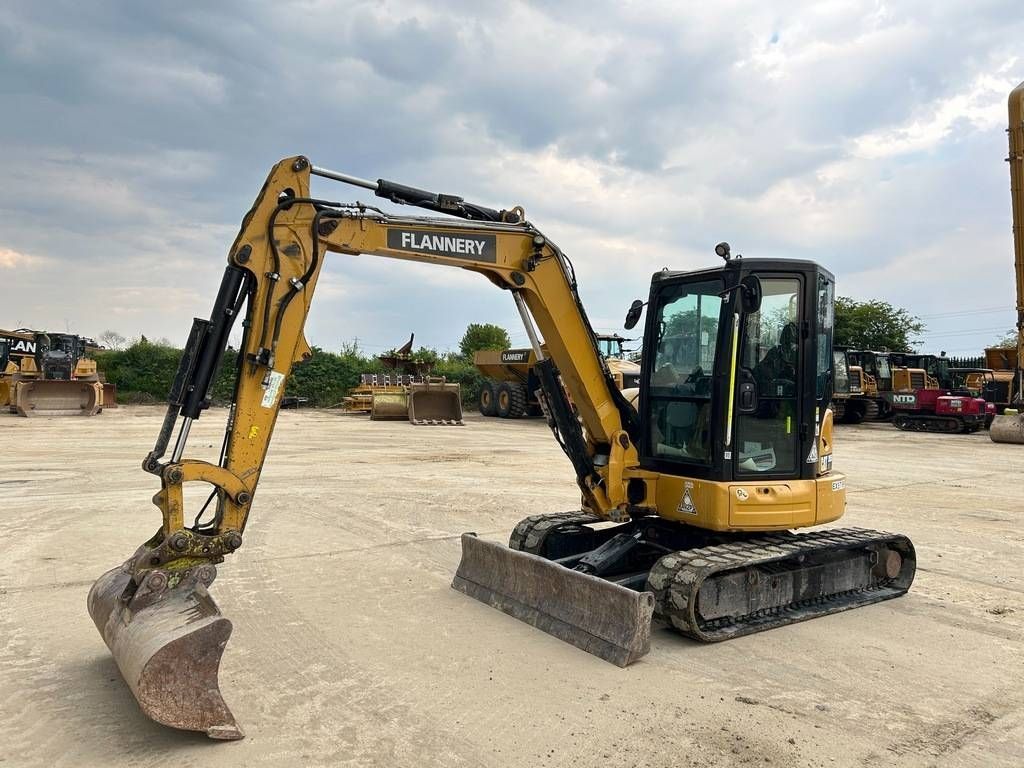 Caterpillar 305e2 - new rubber tracks Mini excavator €29,744