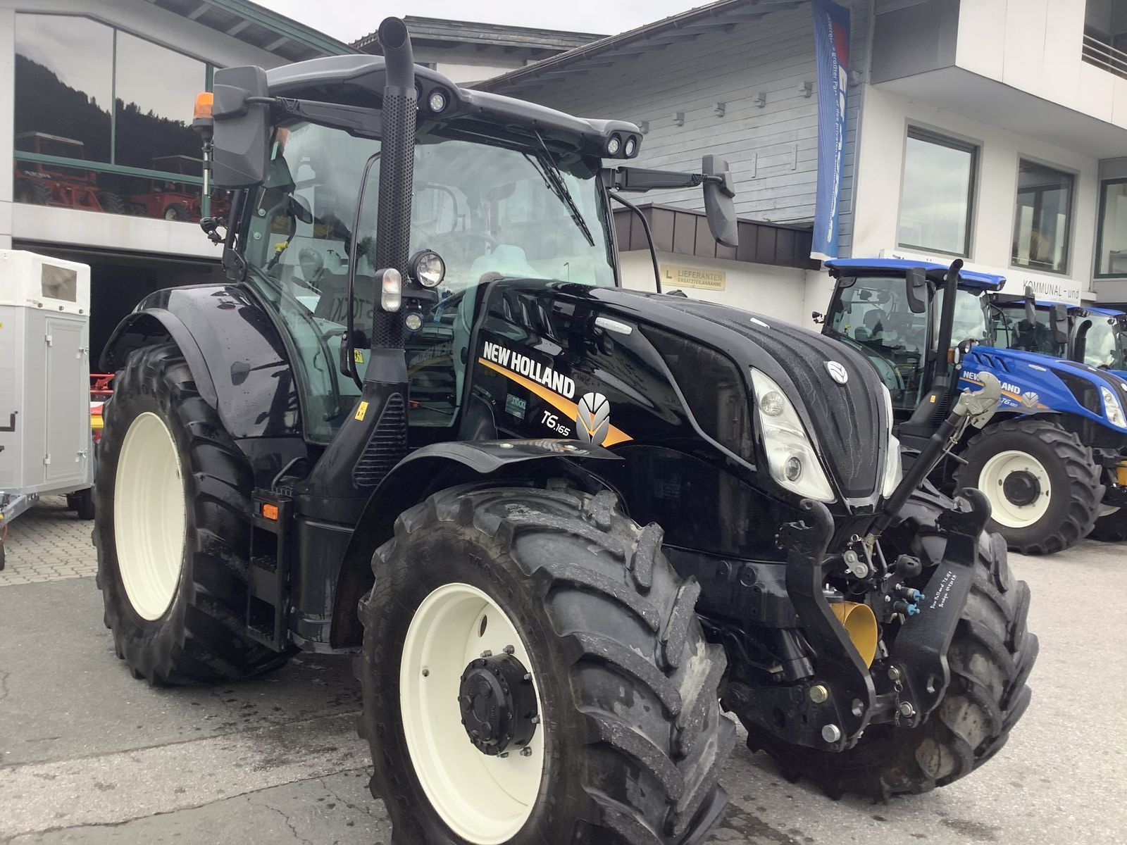 E-FARM: New Holland T6.165 - Tractor - id LMNGCJB - €76,018 - Year of construction: 2020 - Engine hours: 2,705,Engine power (HP): 135,Austria