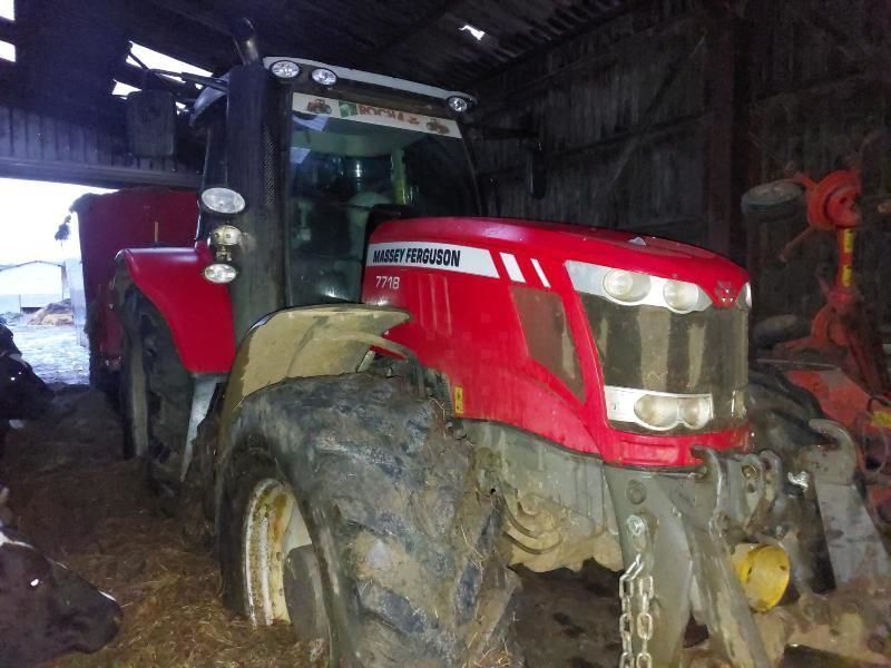 E-FARM: Massey Ferguson 7718 - Tractor - id KFCLK4C - 50.000 EUR - Anul: 2017 - Citeste ore: 5.152,Franța