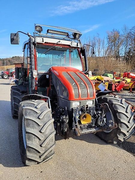 E-FARM: mounty v100 - Tractor - id GSUGNMP - €61,504 - Year of construction: 2013 - Engine hours: 1,420,Austria