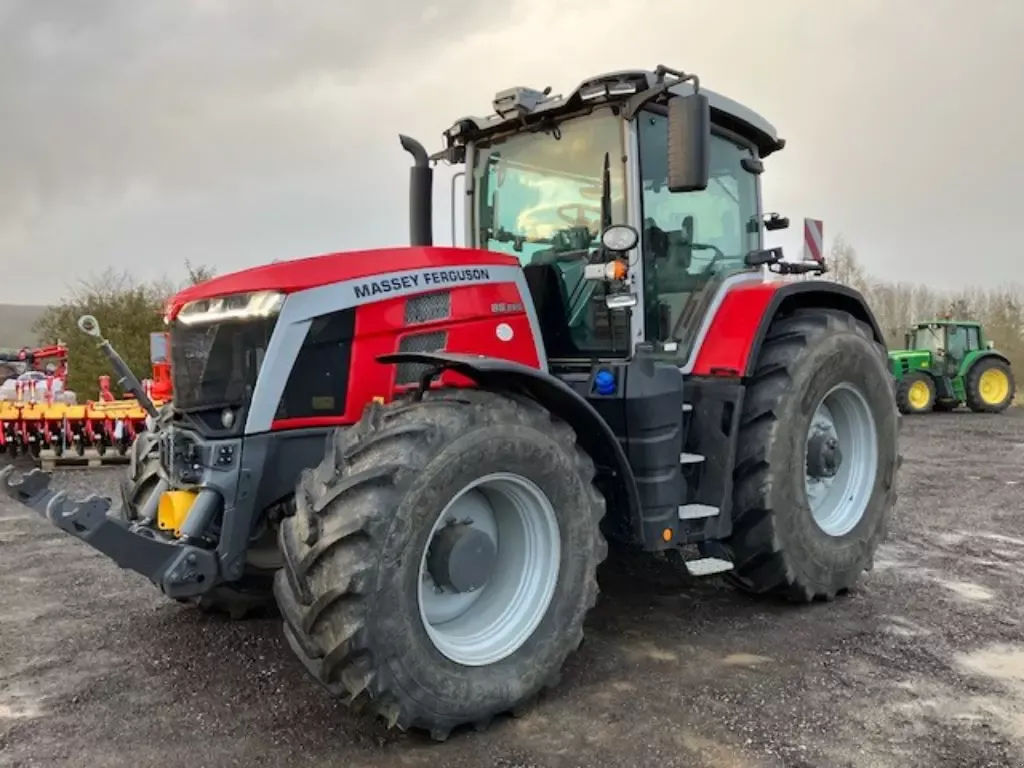 E-FARM: Massey Ferguson 8S.265 Exclusive - Tracteur - id J2Q3FHW - 148 000 € - Année: 2022 - Lecture du nombre d'heure: 1 850,Puissance du moteur (chevaux): 265,France