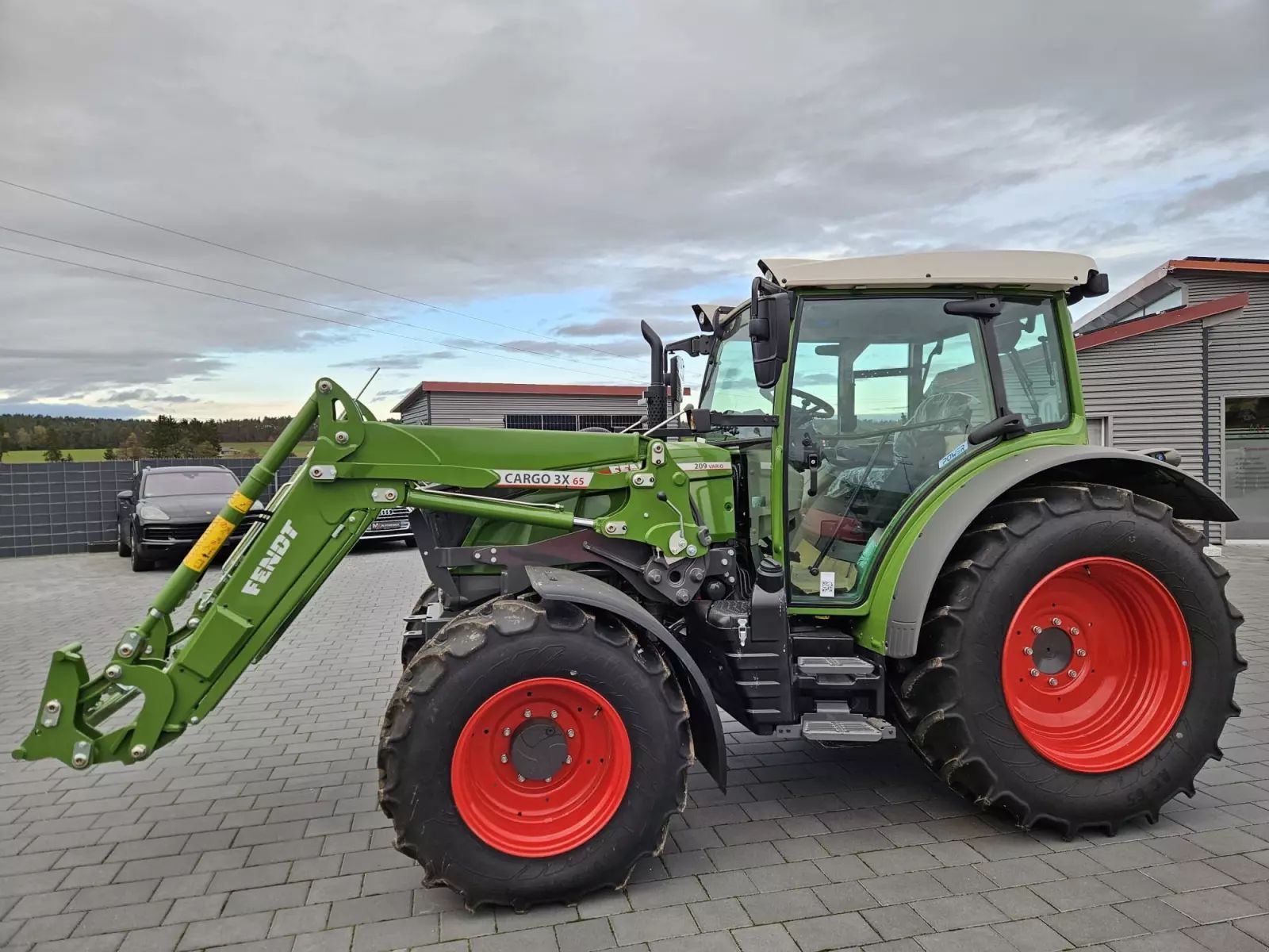 Fendt 209 V Vario Tractor €86,387