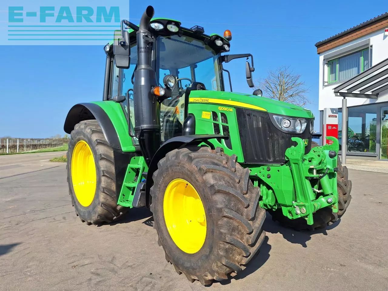 John Deere 6090 M Traktor 84 900 €