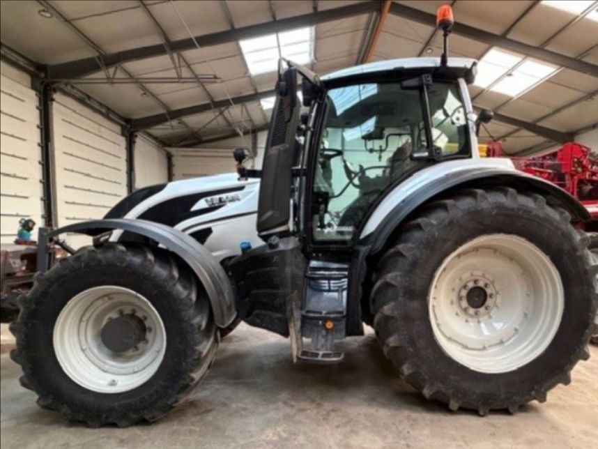 Valtra T 234 V SmartTouch Tractor €92,000