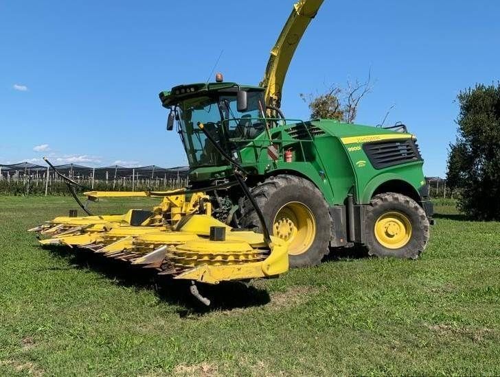 E-FARM: John Deere 9900 - Self propelled forage harvester - id WYCDVJR - €330,000 - Year of construction: 2019 - Italy