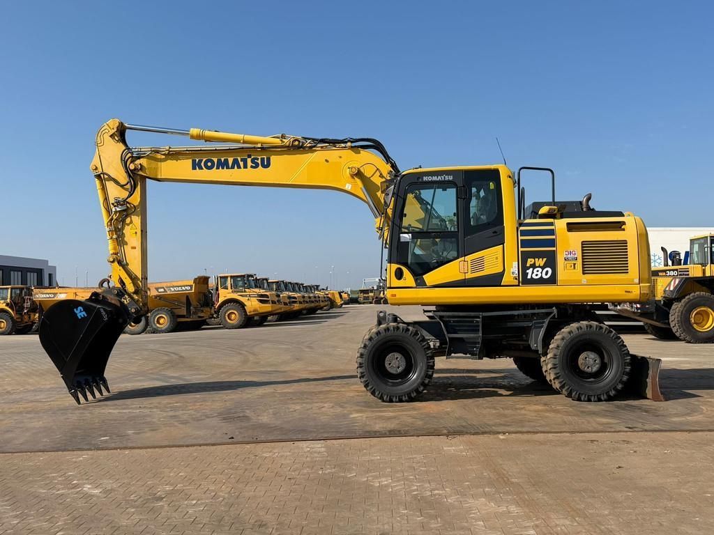 KOMATSU pw180-11 Wheeled excavator €79,000