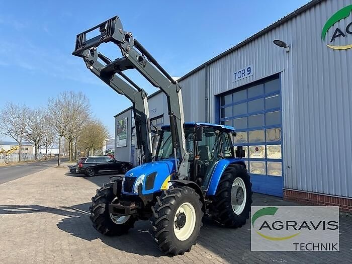 E-FARM: New Holland TS100 - Tractor - id CQIYIKM - 31.900 € - Año: 2005 - Horas: 8500,Potencia del motor: 101,Alemania