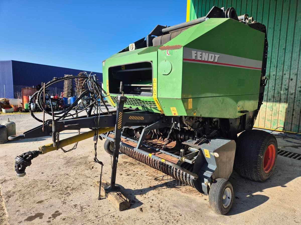 E-FARM: Fendt 2900 - Ballenpresse - id N8FCURB - 13.500 € - Baujahr: 2008 - Ballenanzahl: 17.500,Frankreich