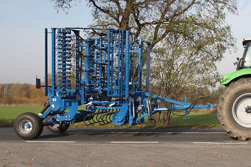 E-FARM: Rolmako kompaktor u 684 - 4,5 mh / finanzierung - leasing - Kombinovaný secí stroj pro výsev - id 9RW9TH3 - 14 215 € - Rok výroby: 2025 - Německo