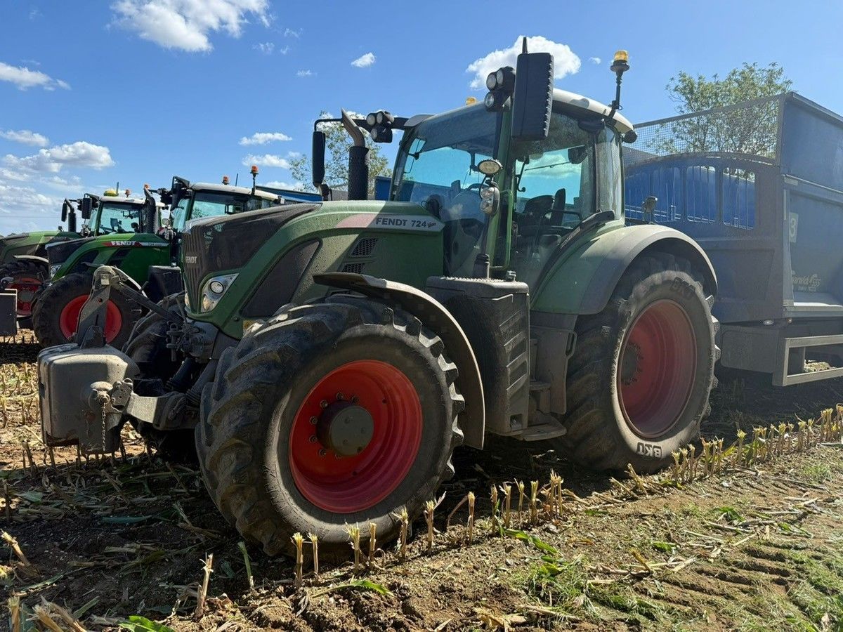 E-FARM: Fendt 724 Vario - Tractor - id IJNU3WM - €100,288 - Year of construction: 2018 - Engine hours: 7,100,United Kingdom