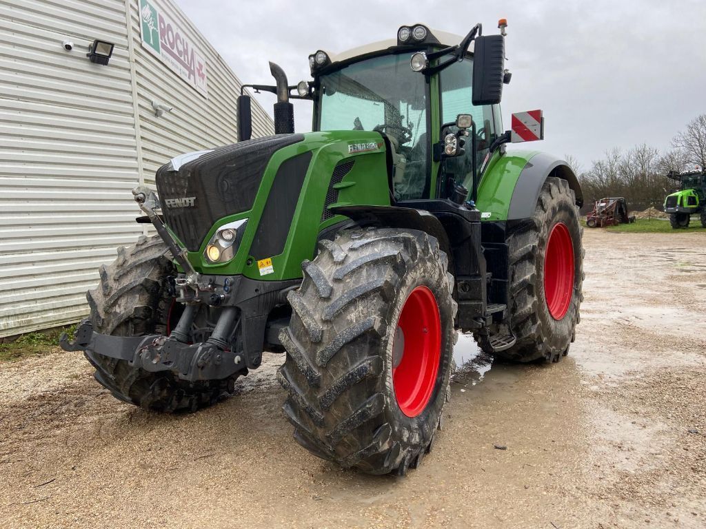 Fendt 826 Vario Profi+ Tractor €110,000