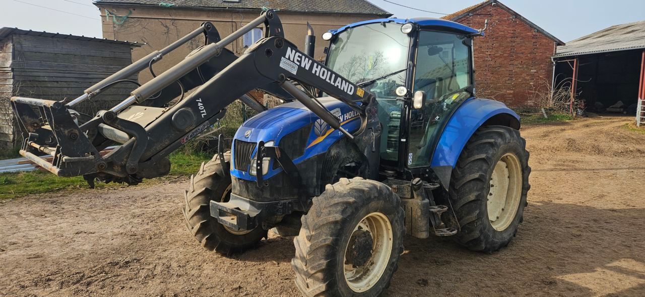 New Holland T5.105 Tractor €32,000