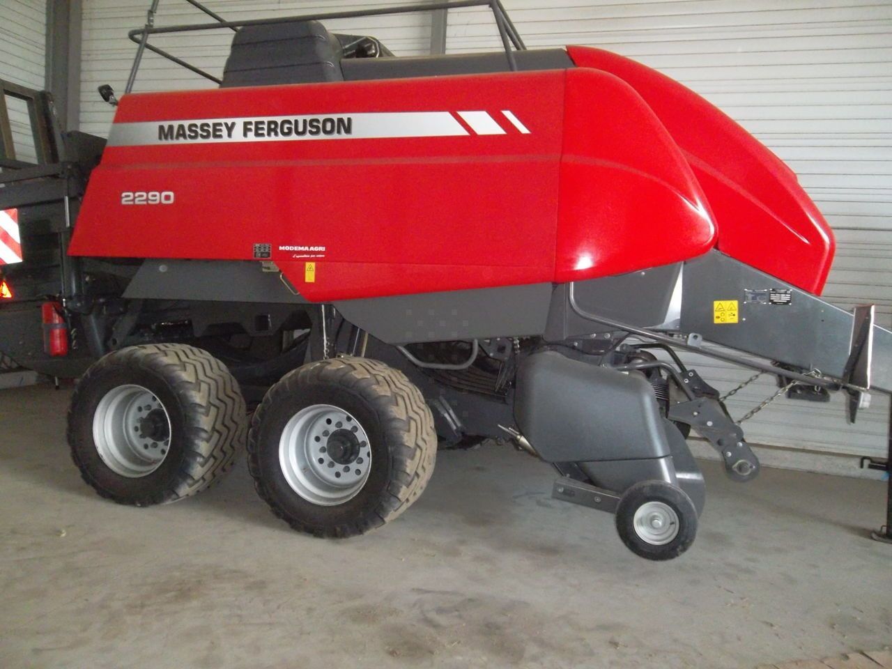 E-FARM: Massey Ferguson 2290 - Baler - id IIIYVHU - €85,000 - Year of construction: 2020 - Total number of bales produced: 24,625,France