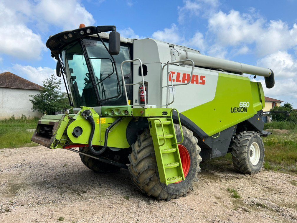 E-FARM: Claas Lexion 660 - Moissoneuse-batteuse - id NGC26ZM - 98 000 € - Année: 2012 - Lecture du nombre d'heure: 4 433,Puissance du moteur (chevaux): 378,France
