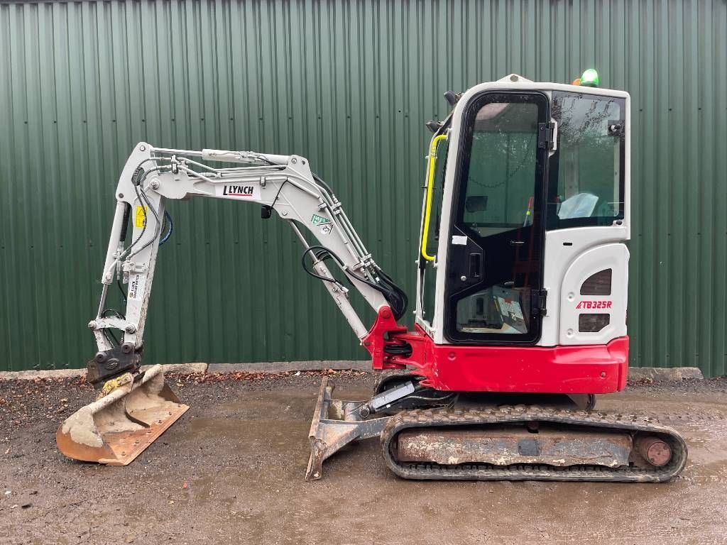Takeuchi tb 325 r Minigraver 22.371 €