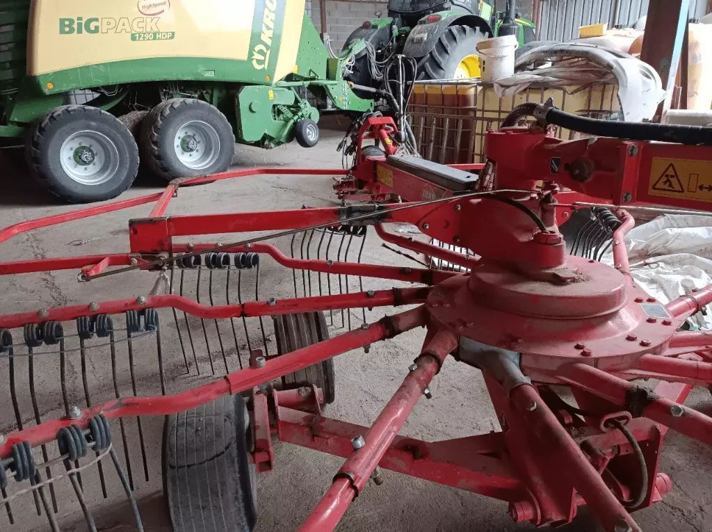 E-FARM: Kuhn GA 7932 - Andaineur - id VCTRHYJ - 12 500 € - Année: 2012 - France
