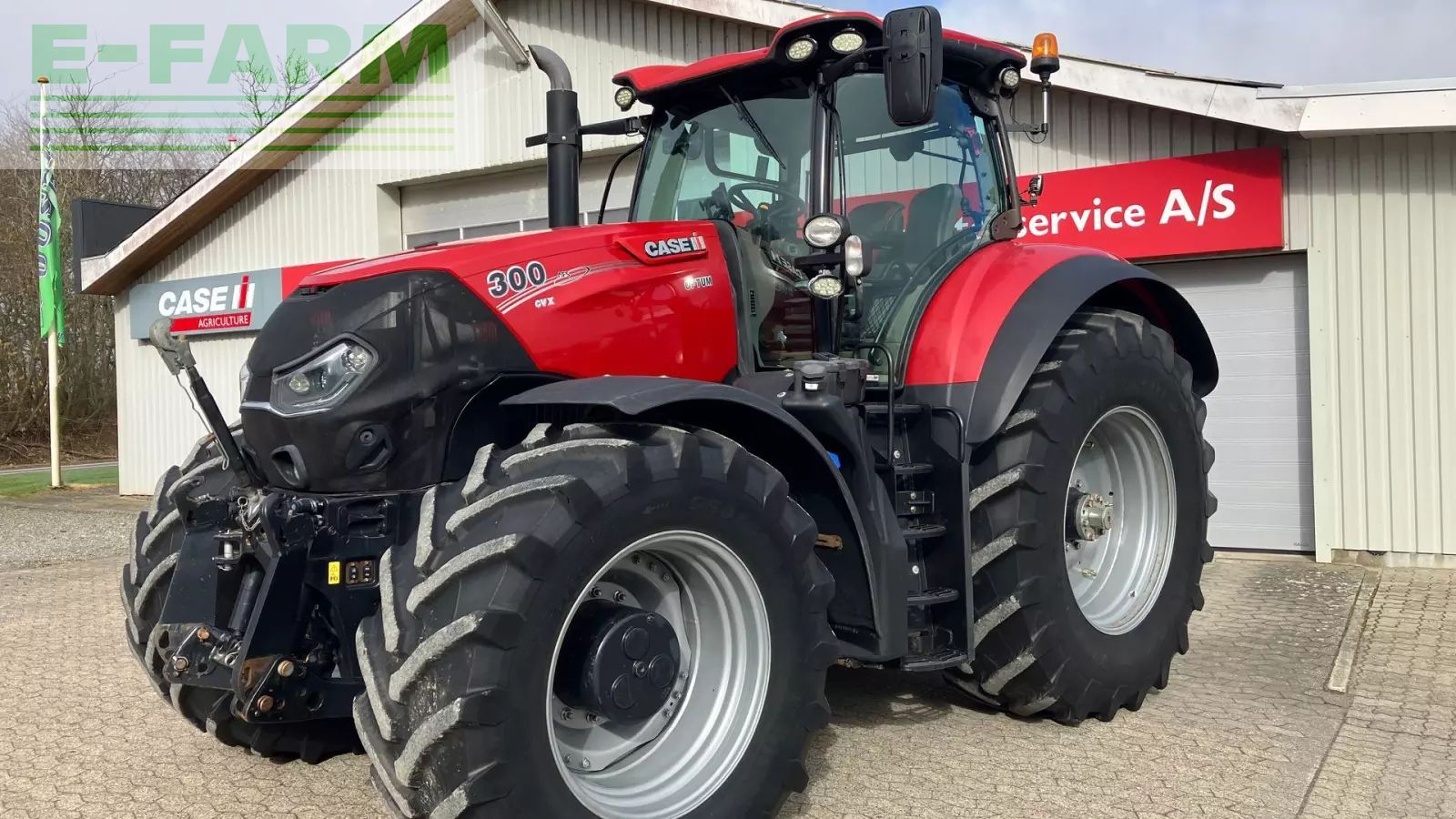 Case IH Optum 300 CVX Traktor 93.400 €