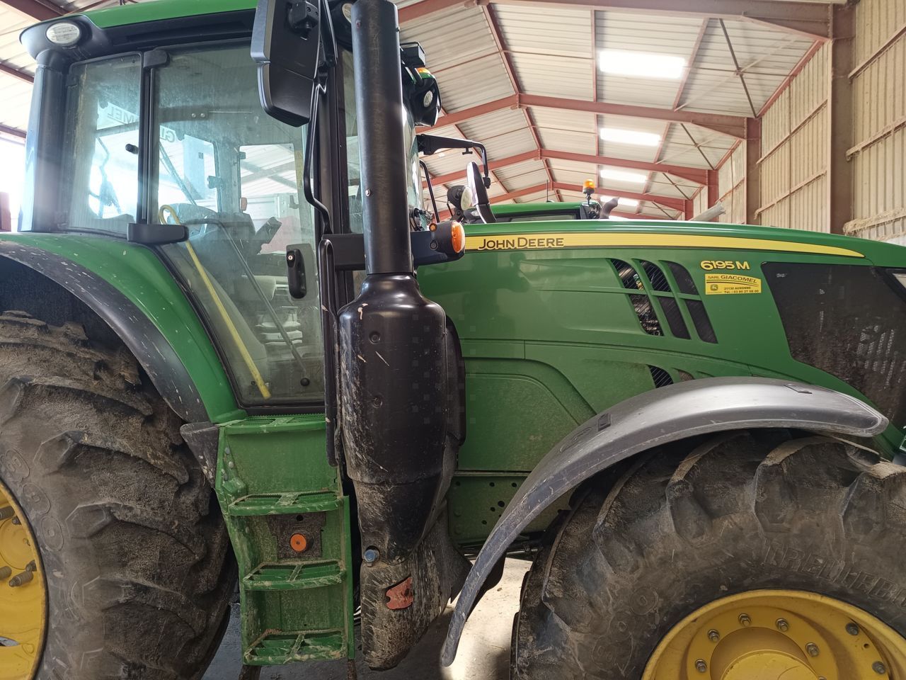 John Deere 6195 M Tractor €106,000