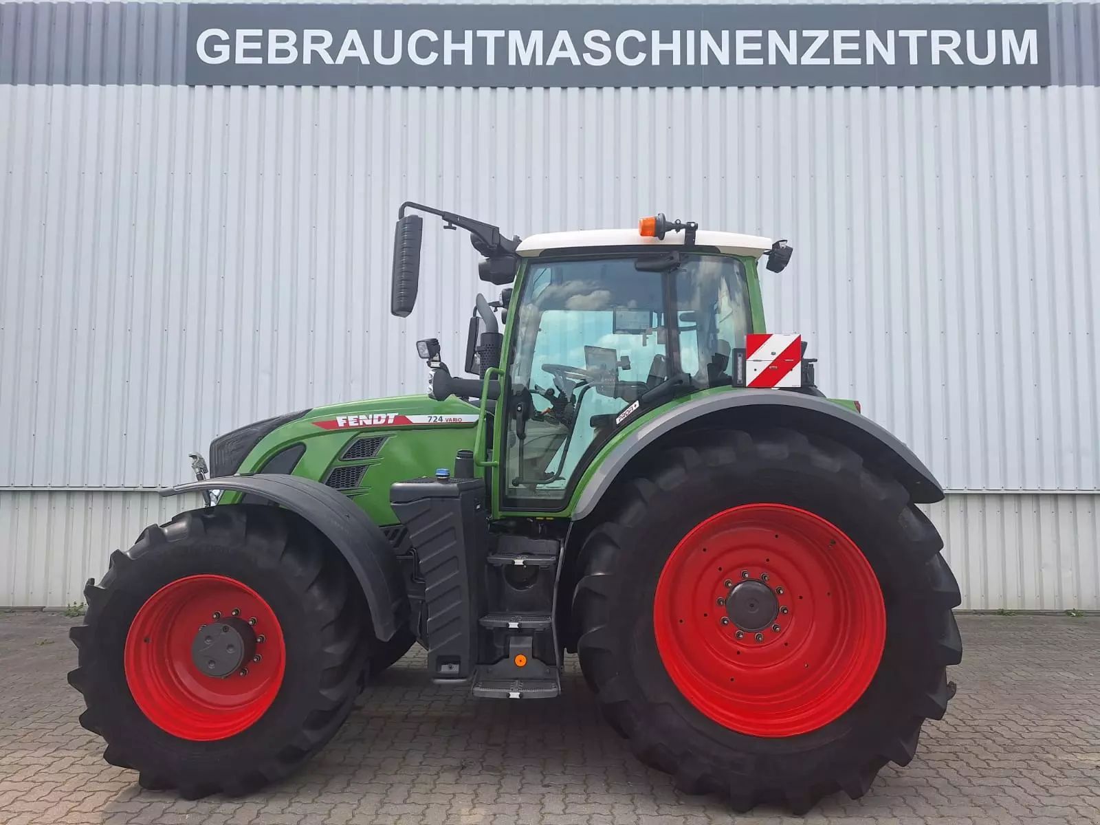 E-FARM: Fendt 724 Vario ProfiPlus - Tracteur - id DCUUJTS - 151 500 € - Année: 2022 - Lecture du nombre d'heure: 2 508,Puissance du moteur (chevaux): 246,Allemagne