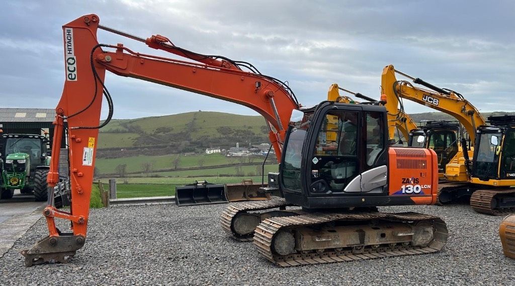 Hitachi zx 130-6 Crawler excavator €45,660