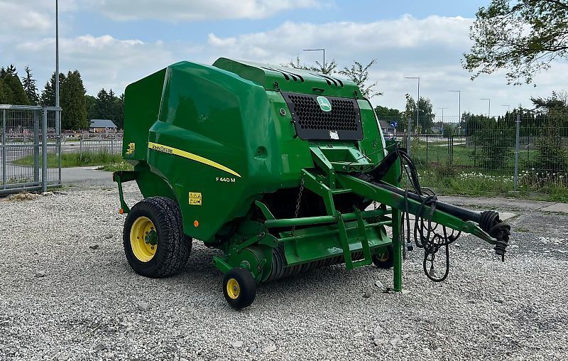 John Deere F440M Baler €15,810