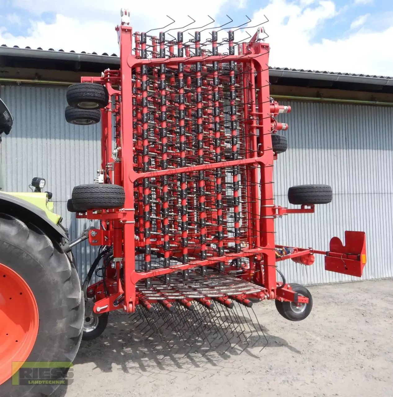 E-FARM: HORSCH cura 12 st + nachlaufstriegel - Egyéb talajművelés - id RKIHLLT - 31 900 EUR - Gyártási év: 2023 - Németország