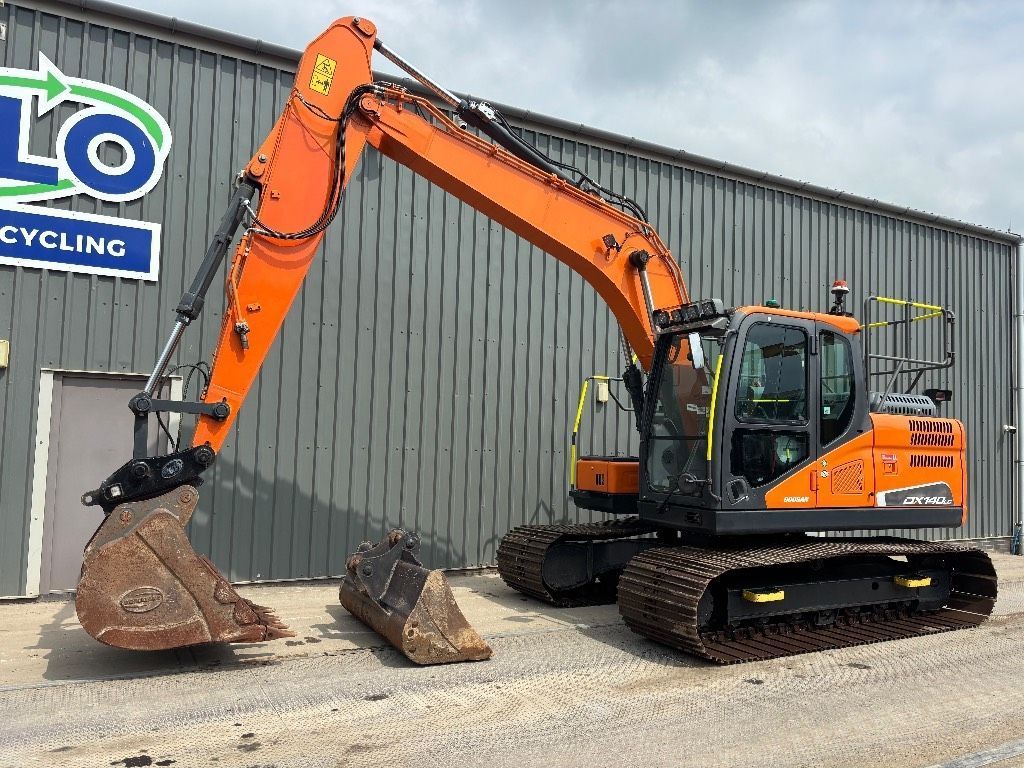 Doosan dx 140 lc Escavatore cingolato 43.991 €