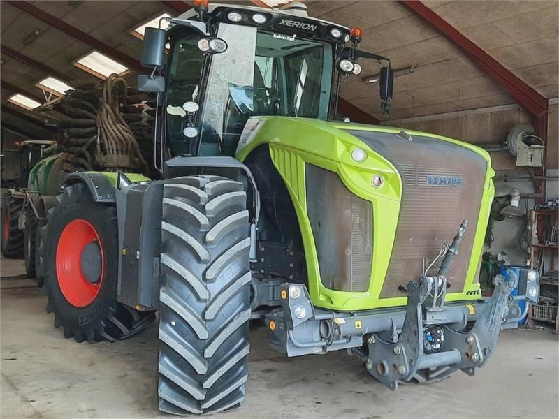 E-FARM: Claas Xerion 5000 TRAC - Traktor - id ME4BH7T - 147.248 € - Baujahr: 2016 - Abgelesene Motorstunden: 8.850,Motorleistung (PS): 500,Dänemark