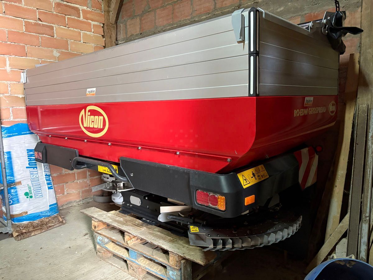 E-FARM: Vicon ro edw geo - Fertiliser spreader - id Q6UGUBS - €13,000 - Year of construction: 2019 - France