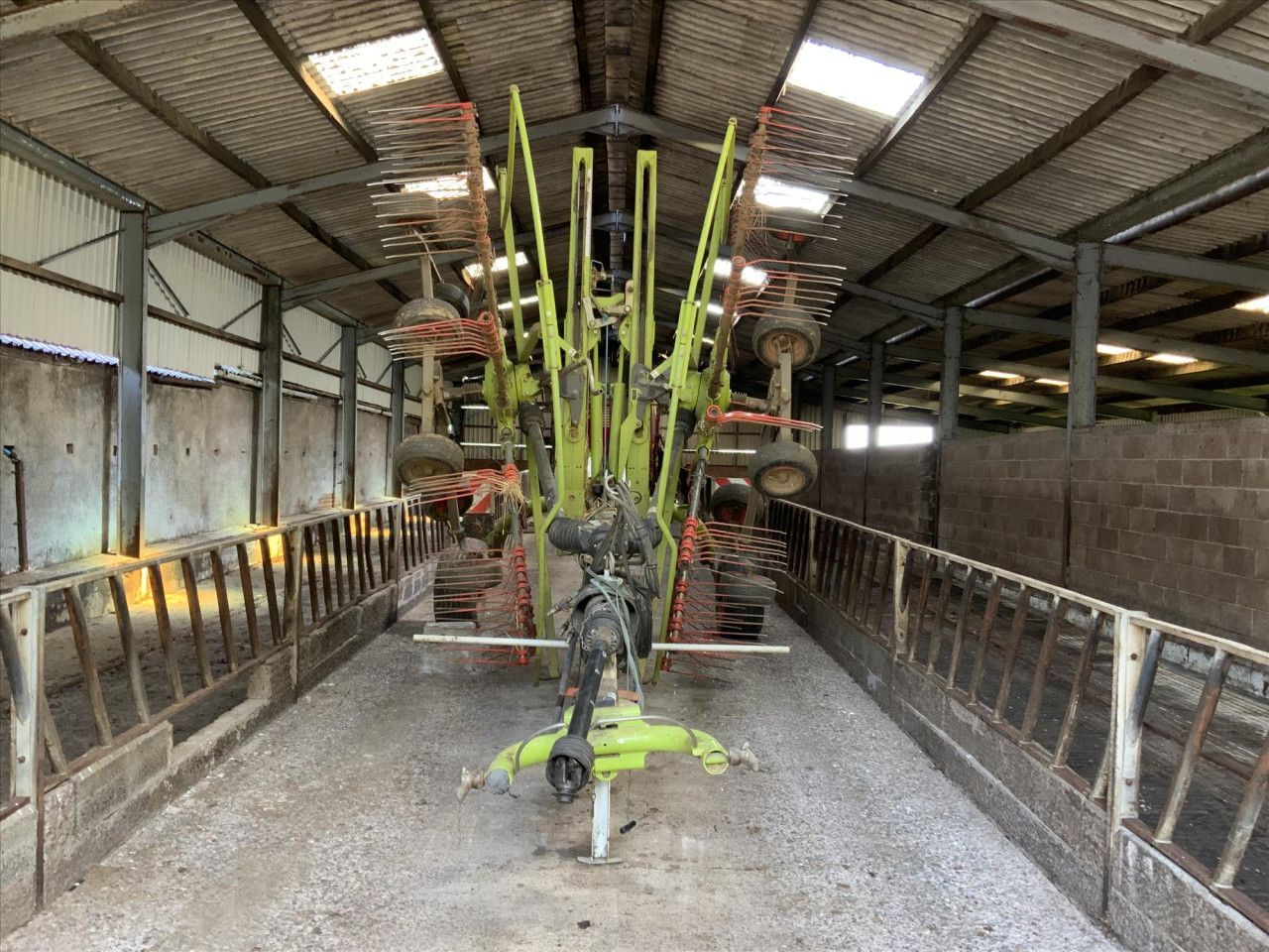 E-FARM: Claas Liner 2900 - Tedder - id YYQQ6RU - €15,252 - Year of construction: 2013 - United Kingdom
