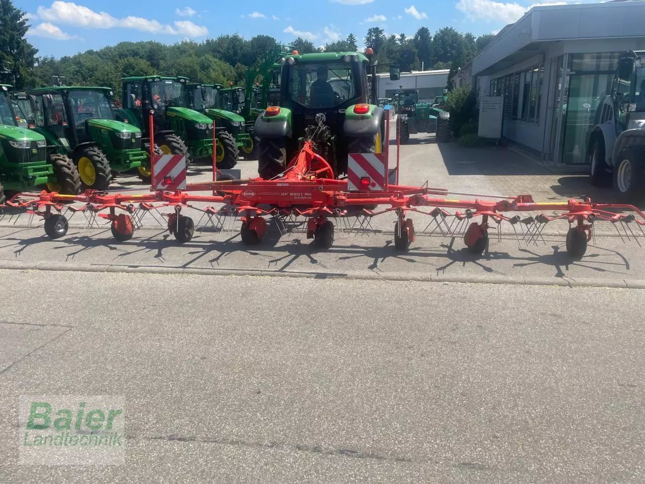 E-FARM: Kuhn GF 8501 MH - Kreiselheuer - id 6Y8GH1I - 5.462 € - Baujahr: 2003 - Deutschland