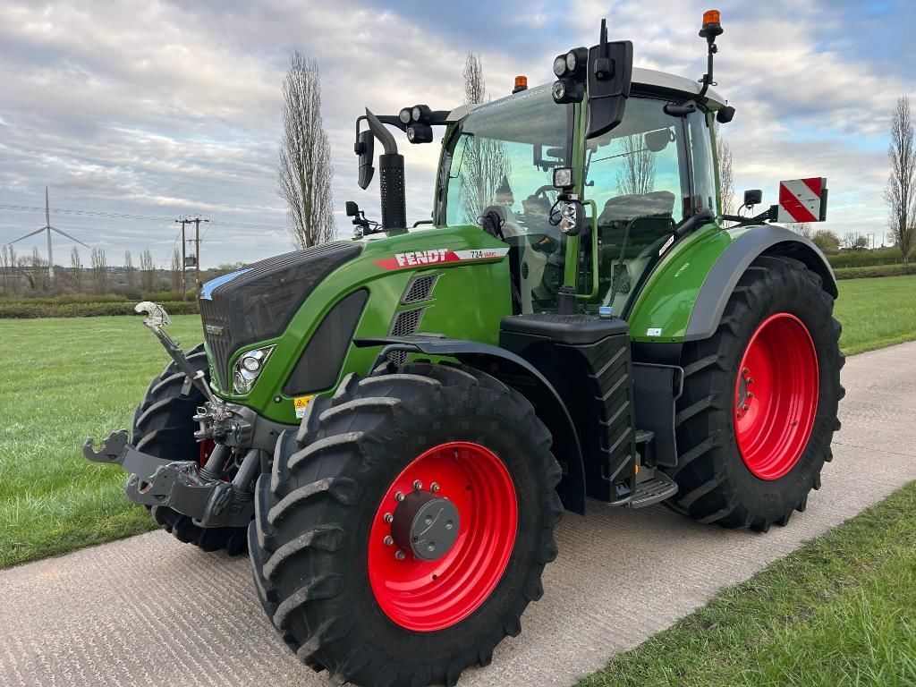 Fendt 724 Vario Tractor 140.562 €