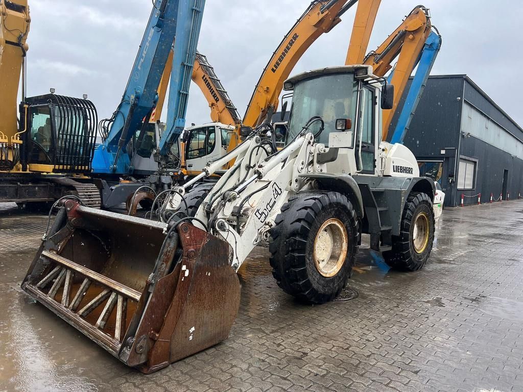 Liebherr l 524 Ładowarka kołowa 25 900 €