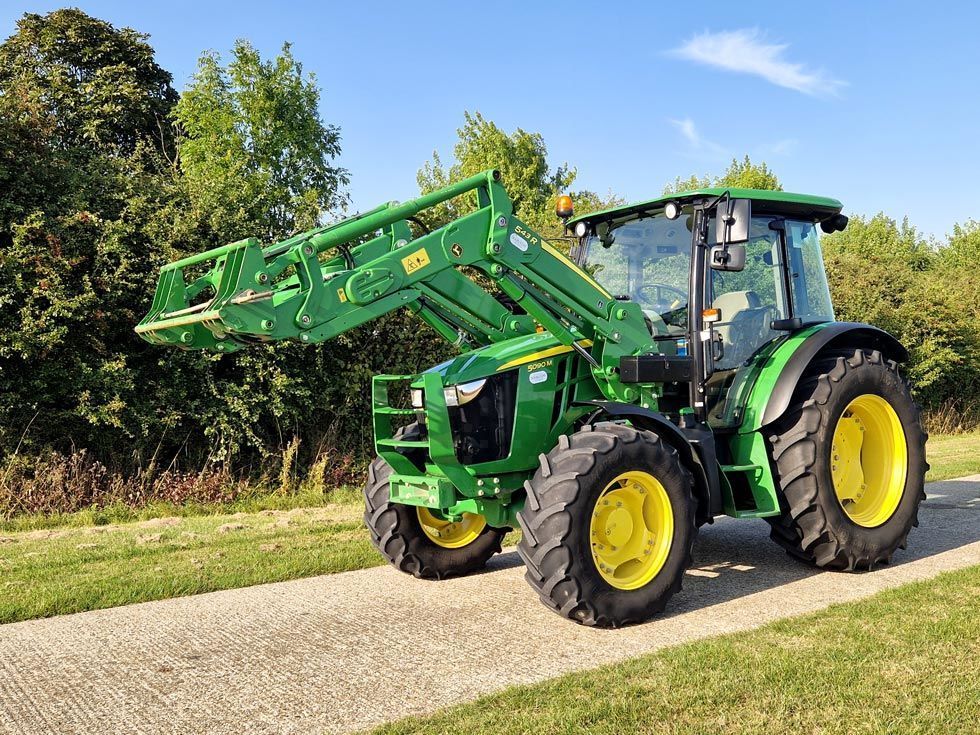 E-FARM: John Deere 5090 M - Traktor - id I2URKLS - 37.866 € - Baujahr: 2018 - Abgelesene Motorstunden: 3.725,Vereinigtes Königreich