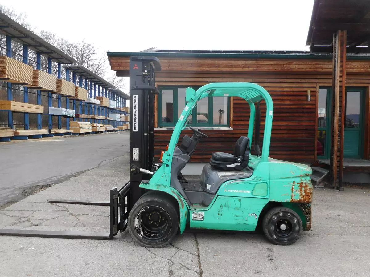 E-FARM: MITSUBISHI fd35n mit zwillingreifen und breiten gabelträger - Carretilla elevadora - id 2T7C9ZI - 10.500 € - Año: 2006 - Horas: 13.347,Austria