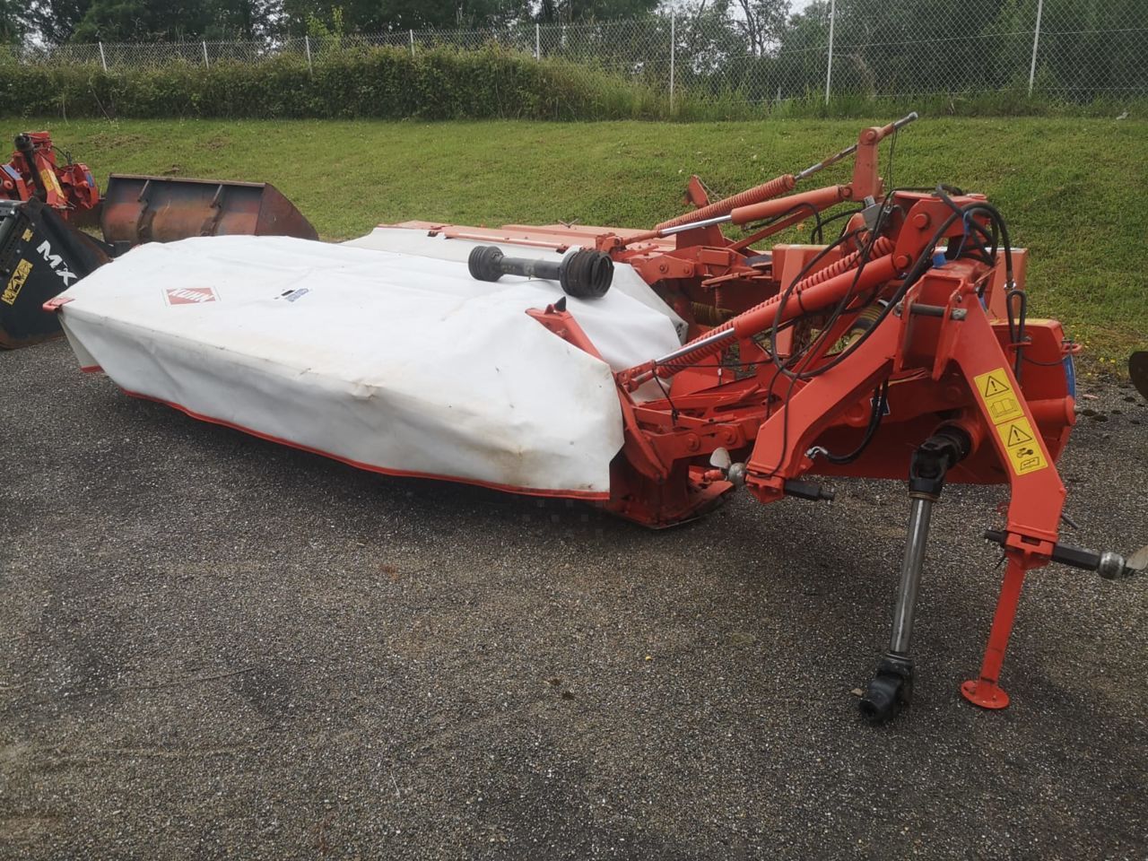 E-FARM: Kuhn GMD 310 FF - Faucheuse - id CYHI4FB - 5 800 € - Année: 2017 - France