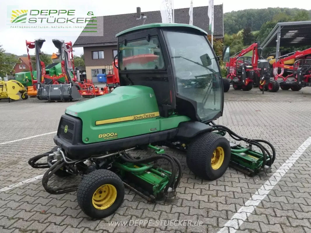 E FARM John Deere 8900a Tosaerba id YNCHVAB 29.900 Anno di costruzione 2017 Germania