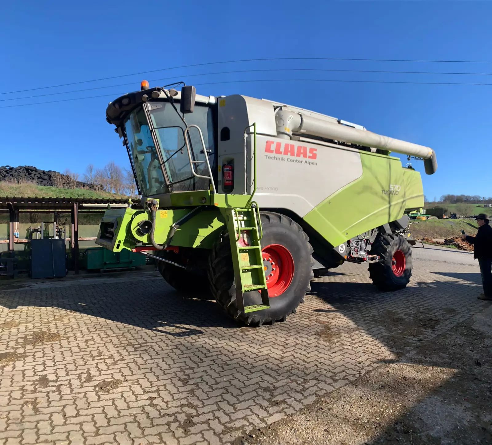 E-FARM: Claas Tucano 570 - Mähdrescher - id V9T5H5K - 171.614 € - Baujahr: 2016 - Abgelesene Motorstunden: 1.446,Motorleistung (PS): 360,Deutschland