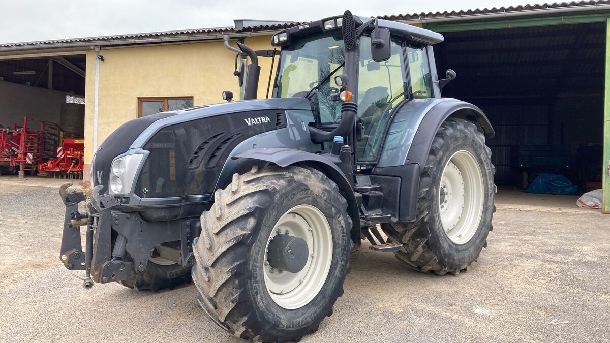 Valtra T163e tractor €76,106