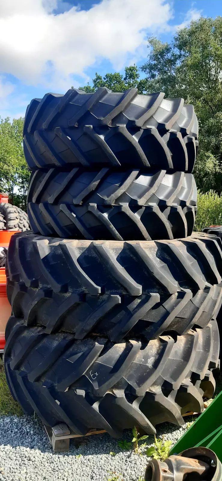 E-FARM: TRELLEBORG 650/65r38 + 540/65r28 - Ruedas y orugas - id KZS18MP - 9000 € - Año: 2021 - Alemania