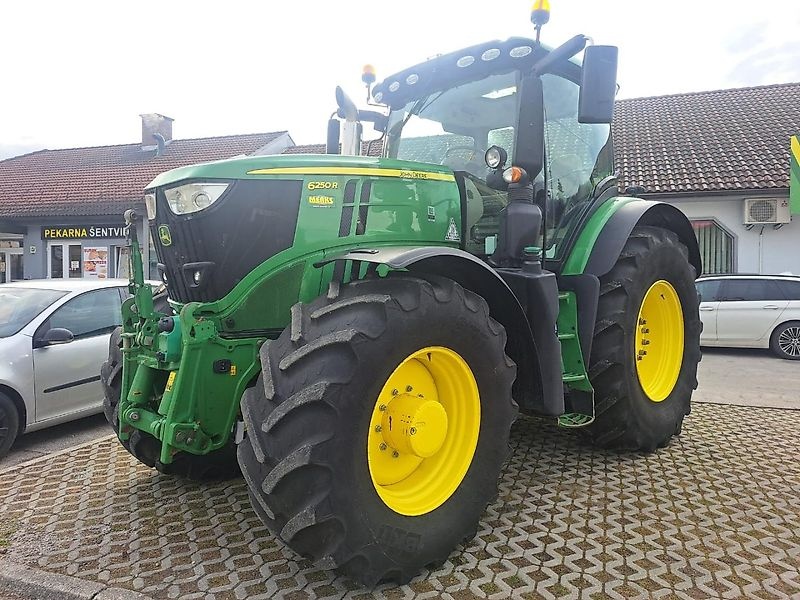 John Deere 6250 R tractor €99,991