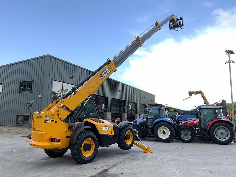 E-FARM: JCB 540-170 telehandler (st23059) - Chargeur télescopique  - id SXUCUKG - 51 061 € - Année: 2018 - Lecture du nombre d'heure: 3 908,Royaume-Uni