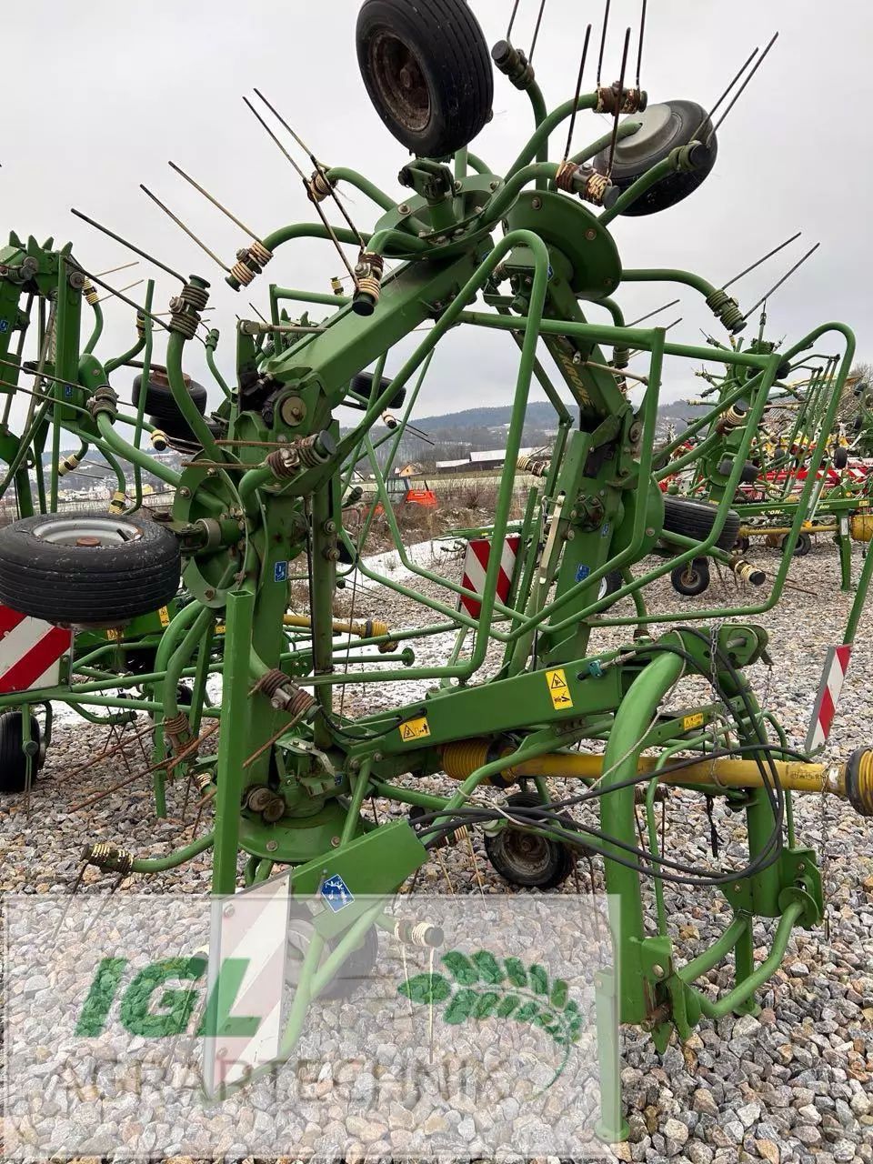 E-FARM: Krone kw 6.70/6 - Kreiselheuer - id RQEXEIU - 4.731 € - Baujahr: 2002 - Deutschland