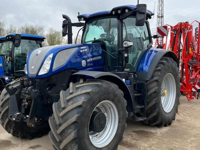 New Holland T7.270 AC Tractor €165,000