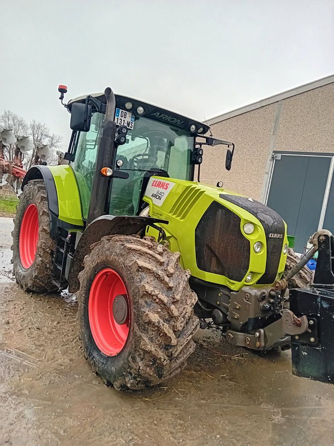 E-FARM: Claas Arion 640 CIS - Traktor - id QTNUQUN - 52 000 € - Rok produkcji: 2013 - Motogodziny: 5650,Moc silnika: 145,Francja