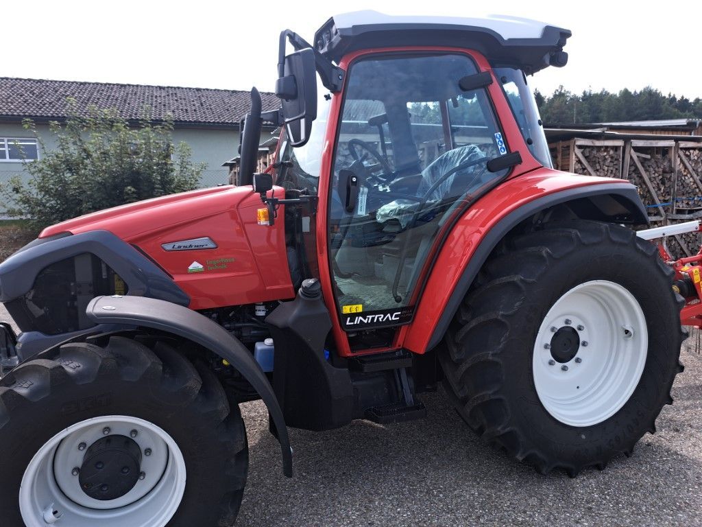 E-FARM: Lindner Lintrac 95 LS - Tractor - id WKGQXKD - €83,325 - Year of construction: 2023 - Engine hours: 20,Engine power (HP): 102,Austria
