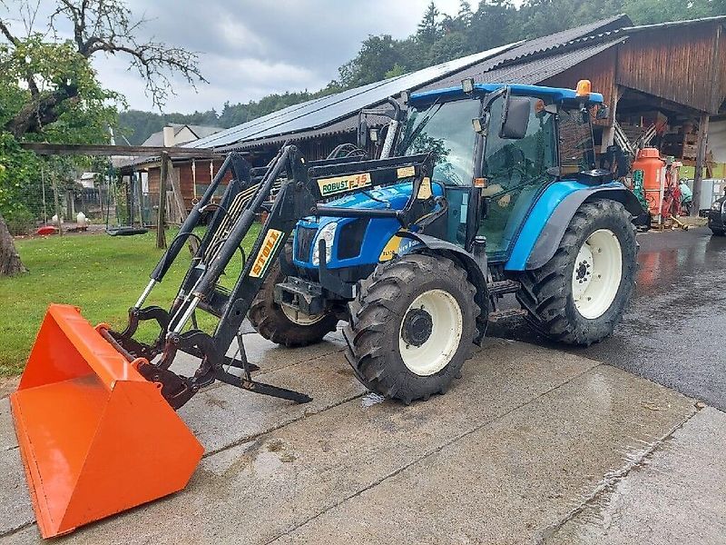 E-FARM: New Holland TL90 A - Tractor - id JRJIGCZ - 30.500 € - Año: 2007 - Horas: 13.471,Austria