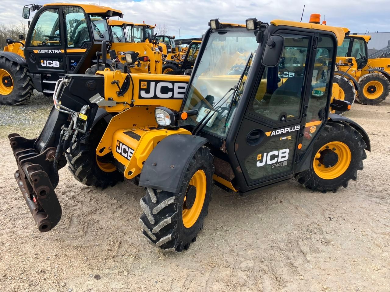 JCB 525-60 agri plus Teleskopinis krautuvas 59 000 €