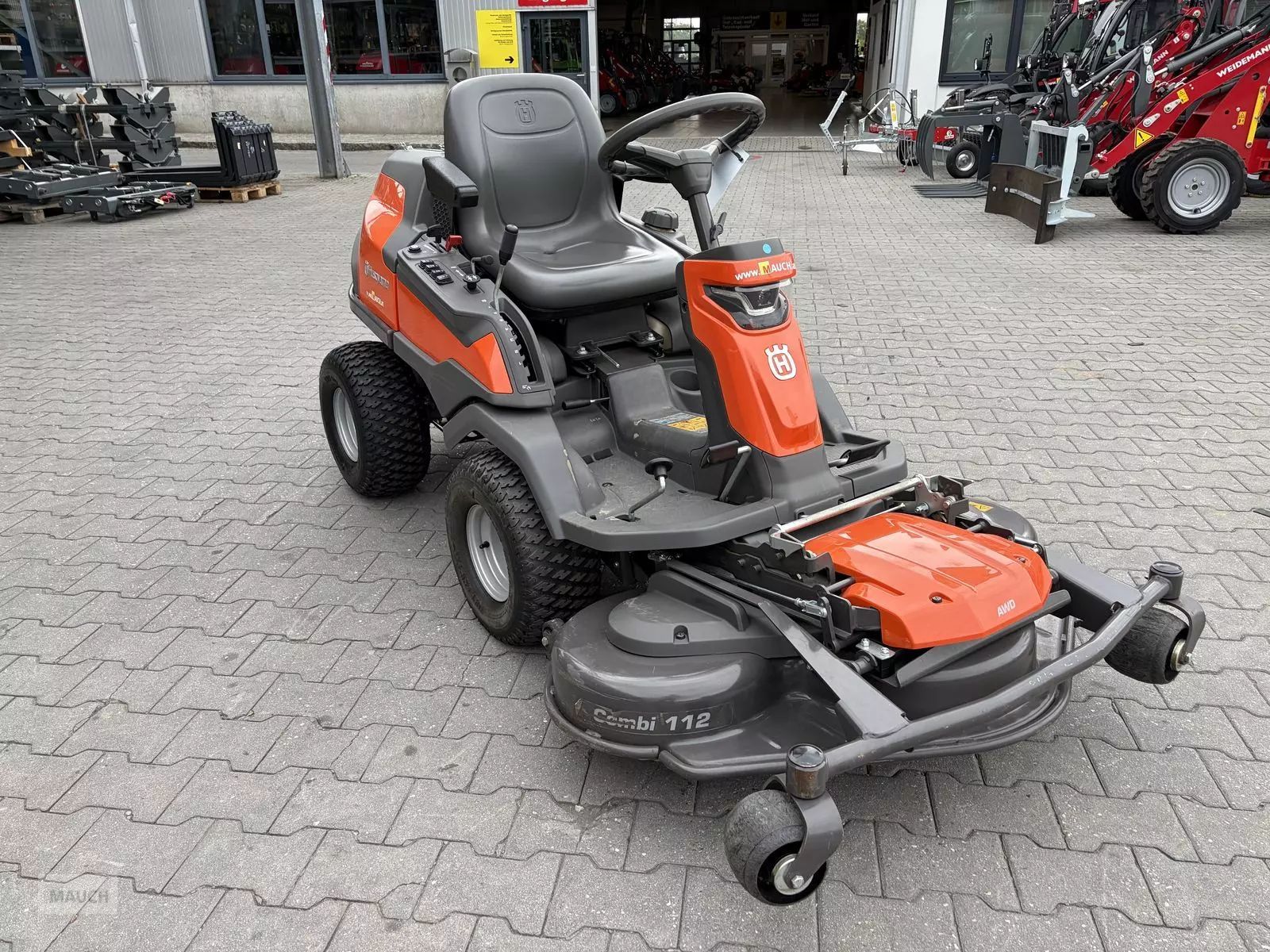 Husqvarna rider 420tsx awd mit 112cm mähdeck 85h Fűnyíró 10 168 EUR
